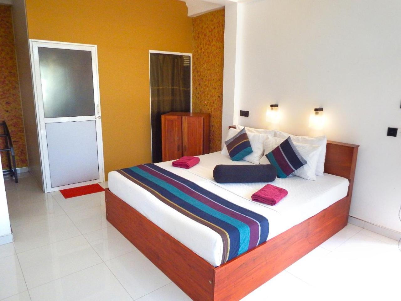 The Panorama Negombo Hotel Esterno foto
